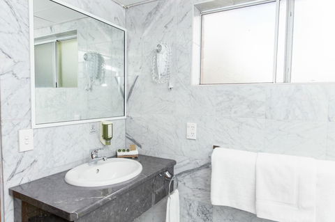 Bathurst Motor Inn - New South Wales Tourism  20