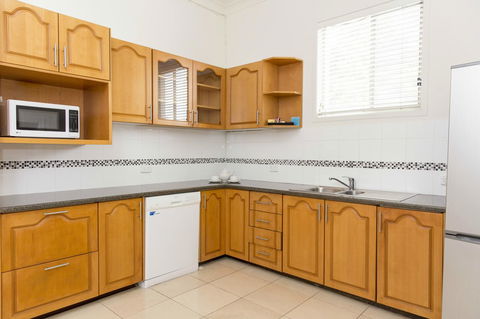 Bathurst Motor Inn - New South Wales Tourism  32