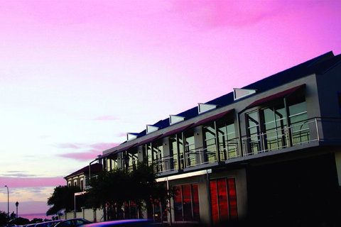 Semaphore Blue Apartments - New South Wales Tourism  10