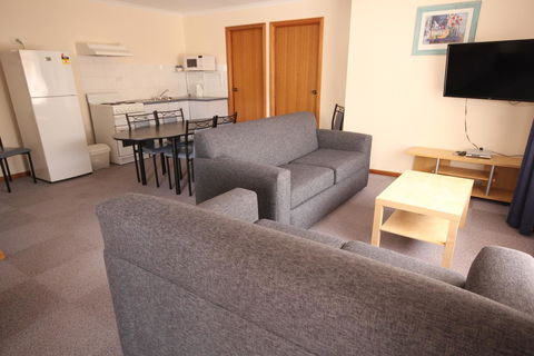 Port Vincent Motel & Apartments - New South Wales Tourism  15