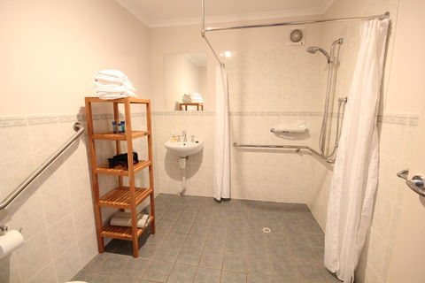 Port Vincent Motel & Apartments - New South Wales Tourism  6
