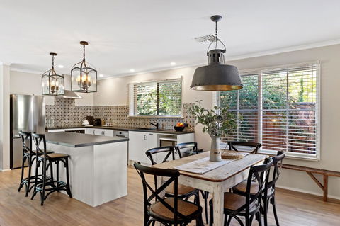 Adelaide Hills Retreats - New South Wales Tourism  2