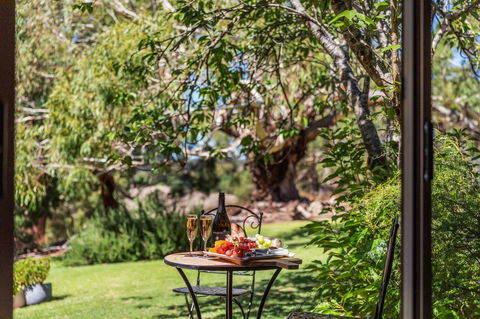 Adelaide Hills Retreats - New South Wales Tourism  12