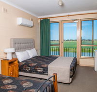 Tailem Bend Riverside Hotel - New South Wales Tourism 