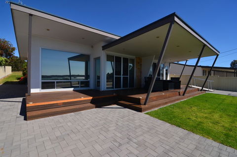 Beachview - New South Wales Tourism  1