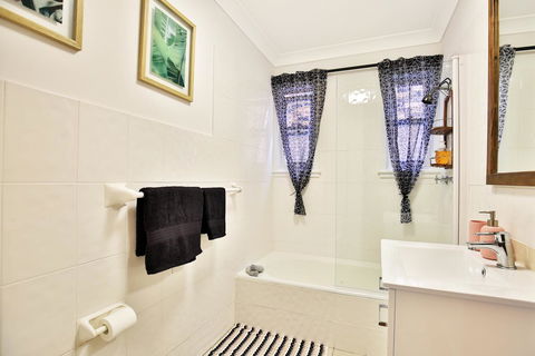 Hudson Bay @ Basin View-Pet Friendly-15 Mins To Hyams Beach - New South Wales Tourism  25