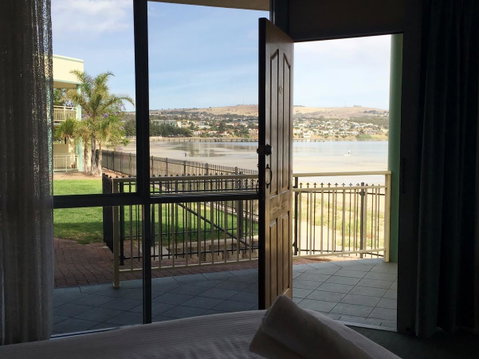 Hilton Beachfront Motel - New South Wales Tourism  18