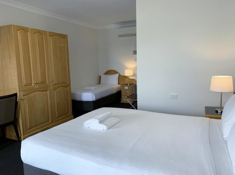 Hilton Beachfront Motel - New South Wales Tourism  11