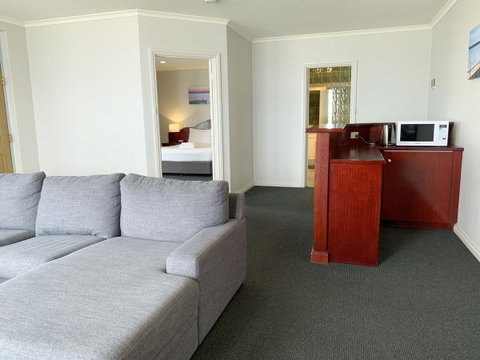 Hilton Beachfront Motel - New South Wales Tourism  16