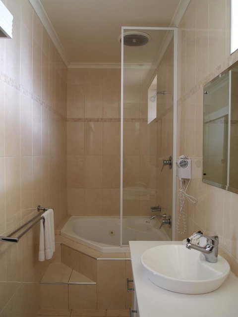 Hilton Beachfront Motel - New South Wales Tourism  44