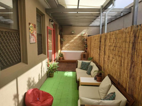 Diamond On Olive - New South Wales Tourism  0