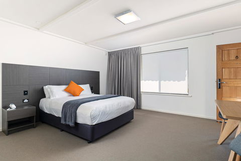 Mick O\'Sheas - New South Wales Tourism  4