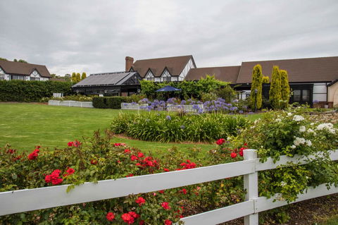 Mick O\'Sheas - New South Wales Tourism  31