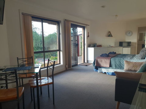 Barossa Valley Studio - New South Wales Tourism  13