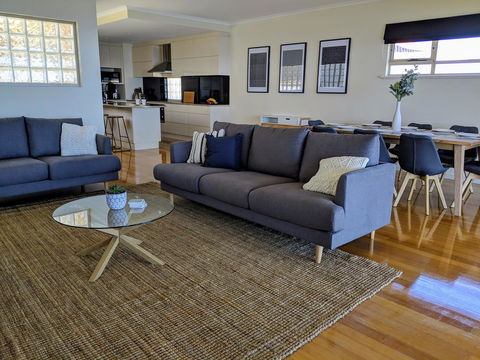 Ochre Point Beach House On Moana Seafront - New South Wales Tourism  1