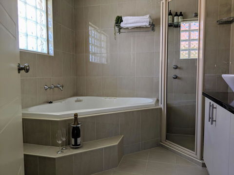 Ochre Point Beach House On Moana Seafront - New South Wales Tourism  9
