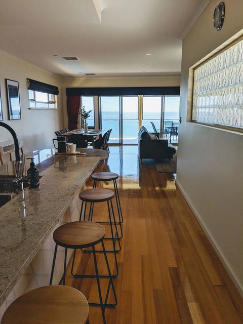 Ochre Point Beach House On Moana Seafront - New South Wales Tourism  4