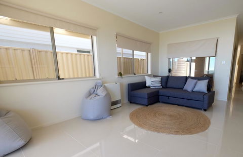 Ochre Point Beach House On Moana Seafront - New South Wales Tourism  15