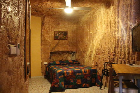 The Underground Motel - New South Wales Tourism  5