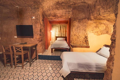 The Underground Motel - New South Wales Tourism  20
