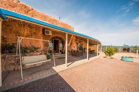 The Underground Motel - New South Wales Tourism  23