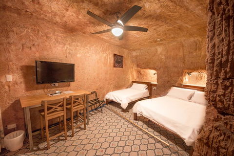 The Underground Motel - New South Wales Tourism  8