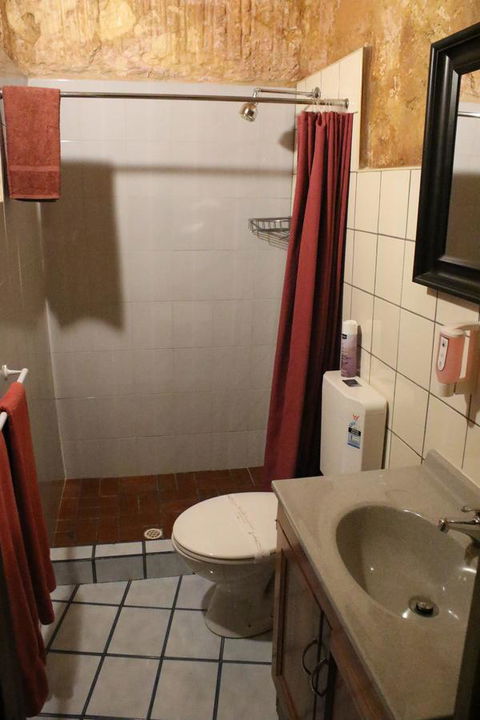 The Underground Motel - New South Wales Tourism  4