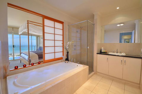 Adelaide Luxury Beach House - New South Wales Tourism  11