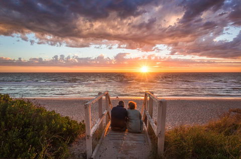 Adelaide Luxury Beach House - New South Wales Tourism  21