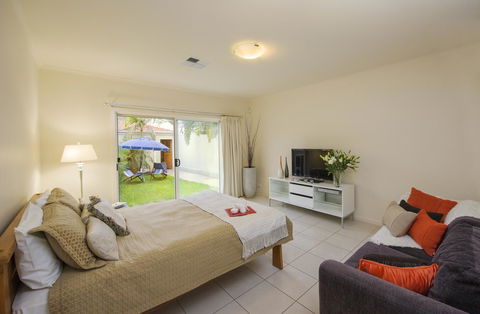 Adelaide Luxury Beach House - New South Wales Tourism  33
