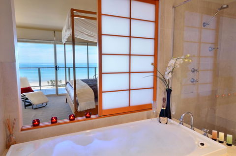 Adelaide Luxury Beach House - New South Wales Tourism  10