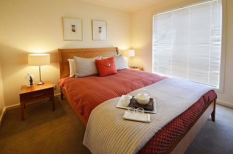 Adelaide Luxury Beach House - New South Wales Tourism  34