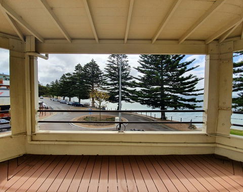 Pier Hotel Port Lincoln - New South Wales Tourism  13