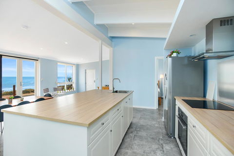 Salomon Sea Haus - Sellicks Beach - C21 SouthCoast Holidays - New South Wales Tourism  8