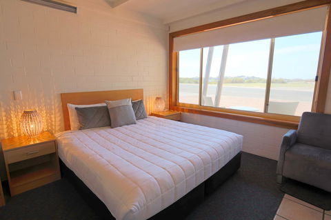 Harbour View Motel - New South Wales Tourism  19