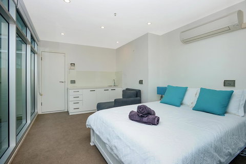 Glenelg Skyline Penthouse - New South Wales Tourism  12