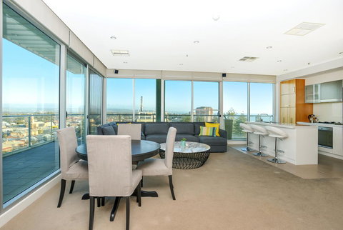 Glenelg Skyline Penthouse - New South Wales Tourism  7