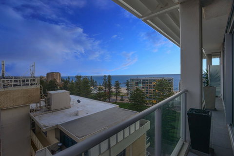 Glenelg Skyline Penthouse - New South Wales Tourism  5