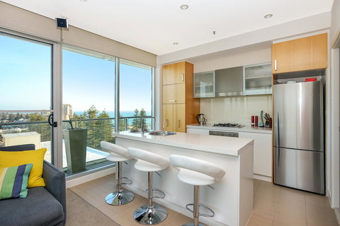 Glenelg Skyline Penthouse - New South Wales Tourism  9