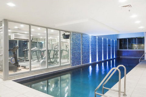 Glenelg Skyline Penthouse - New South Wales Tourism  1