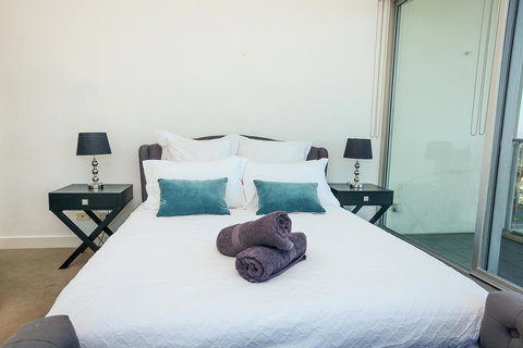 Glenelg Skyline Penthouse - New South Wales Tourism  20