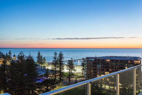Glenelg Skyline Penthouse - New South Wales Tourism  32