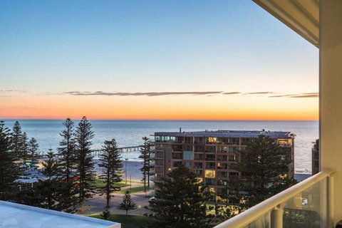 Glenelg Skyline Penthouse - New South Wales Tourism  3