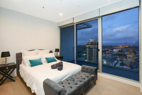 Glenelg Skyline Penthouse - New South Wales Tourism  33