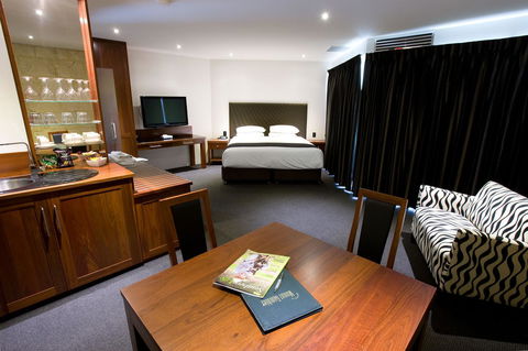The Commodore - New South Wales Tourism  10