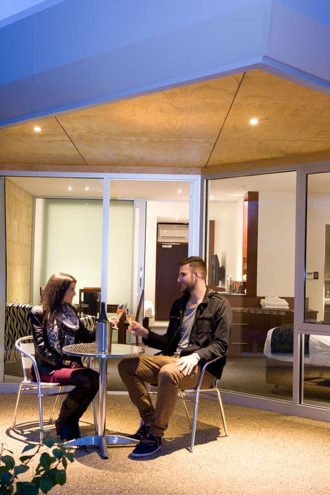 The Commodore - New South Wales Tourism  8