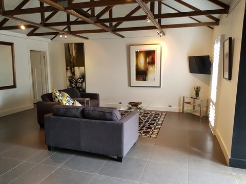 Irongate Studio B&B - New South Wales Tourism  9