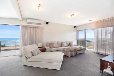 Esplanade Escape - New South Wales Tourism  17