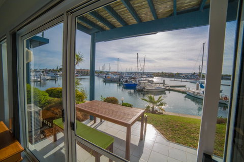 Marina Reflections - New South Wales Tourism  7