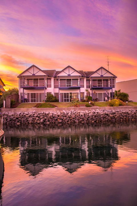 Marina Reflections - New South Wales Tourism  10